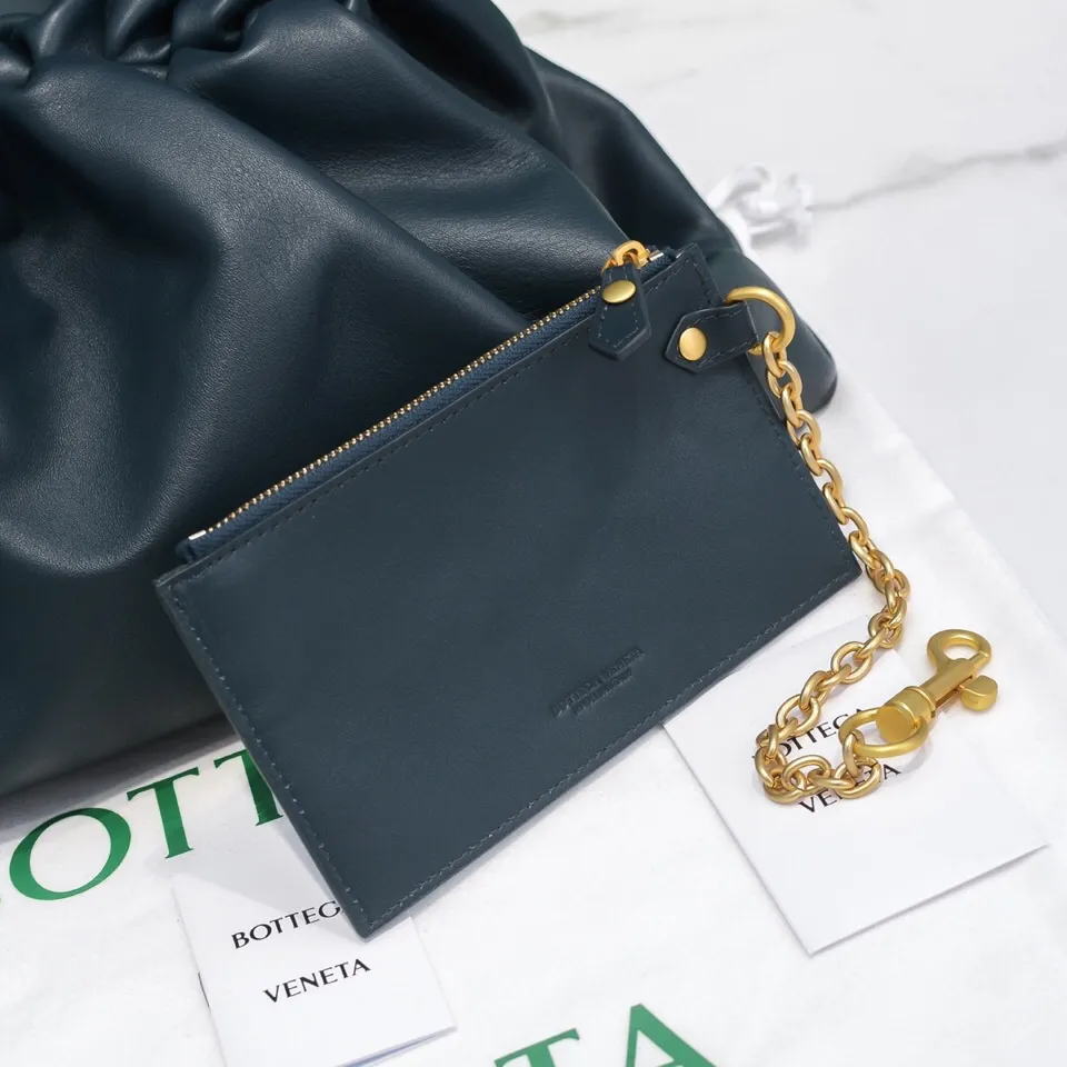 Batch 1660 Bottega Veneta cloud bag ☁️POUCH series original plain calfskin, super low-key and attractive, soft and casual, major Internet celebrity bloggers are crazy about calling it fashionable and classy, ​​lazy and intellectual Large size: 38x20x8.5cm (large cloud plain) dark blue